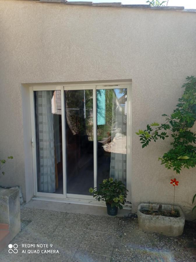 Agreable Appartement Au Calme Villeneuve  ภายนอก รูปภาพ